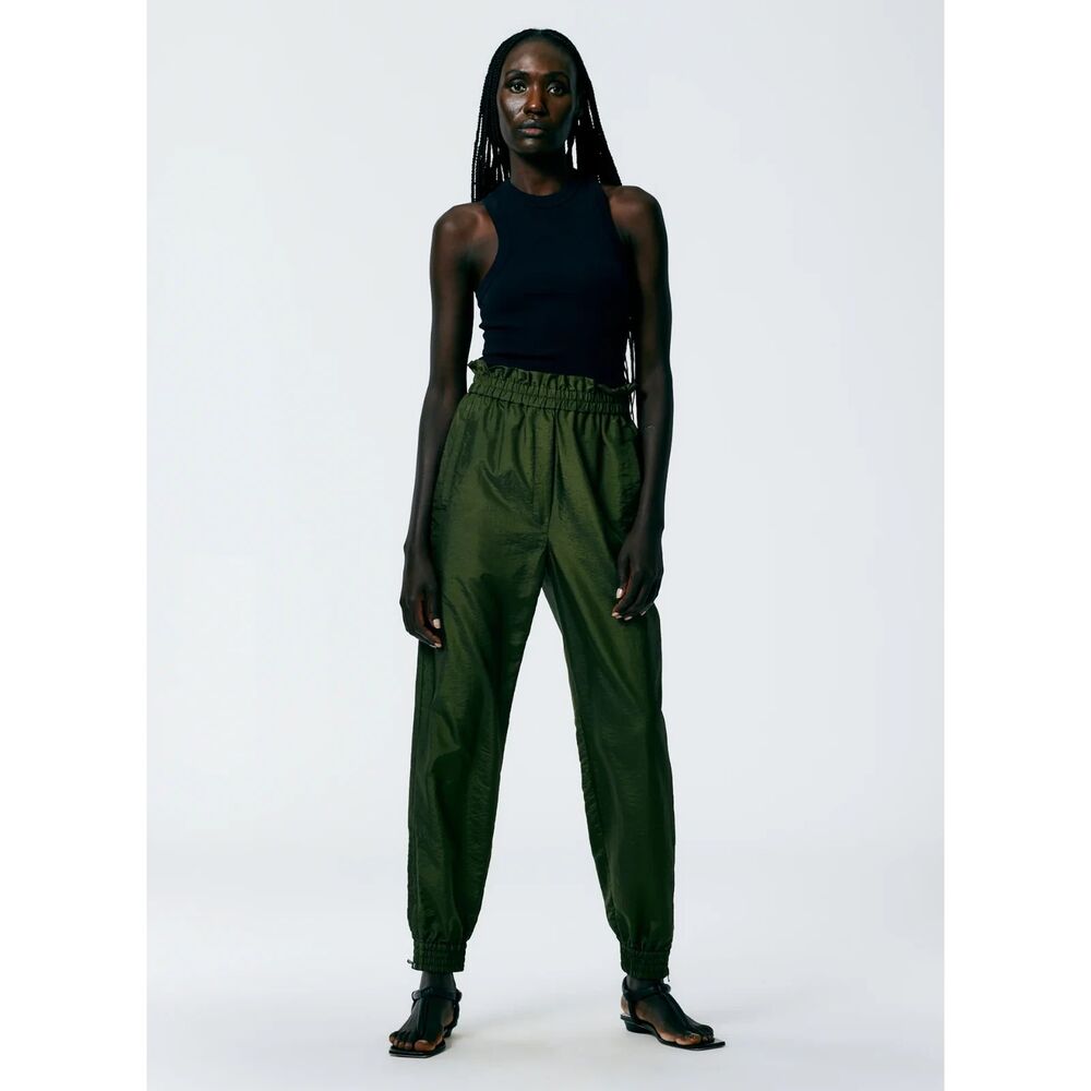 Crispy Nylon Paper Bag Felix Jogger in Army Green